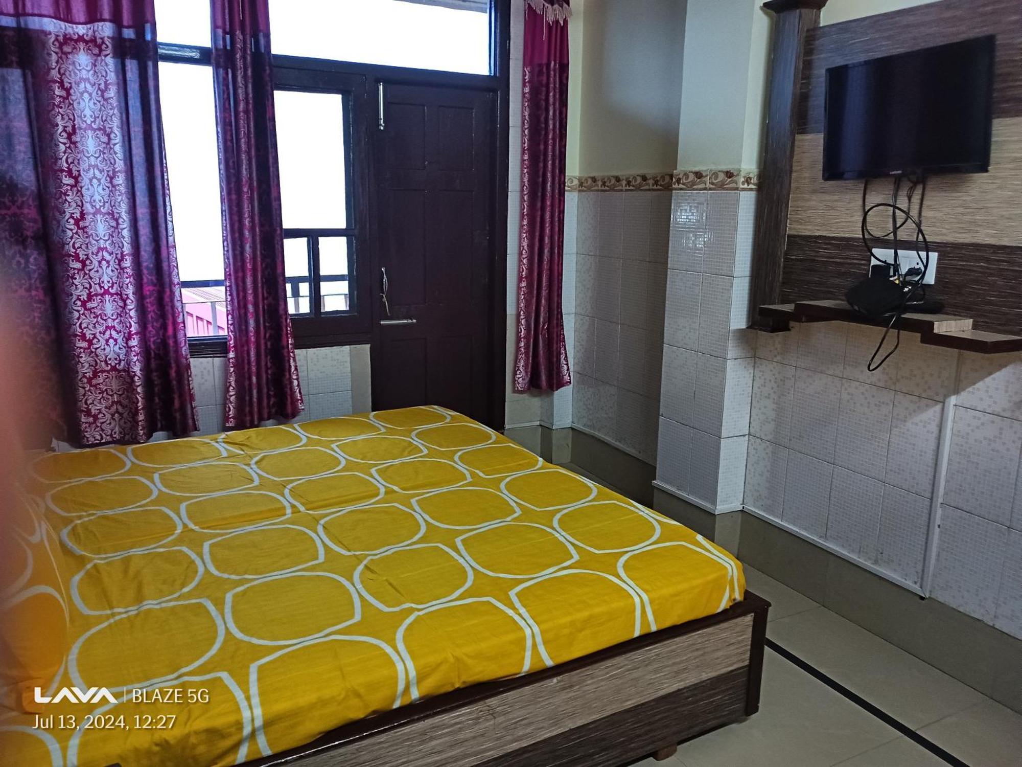 Krishna Holiday Guest House Block II Dharamshala Exterior foto